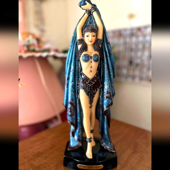 Objet 'd Elegance Gypsy Figurines - Picture 2 of 4